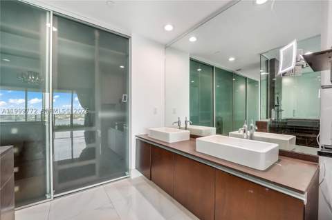 1040 Biscayne Blvd 1001, Miami FL - photo 21 of 39