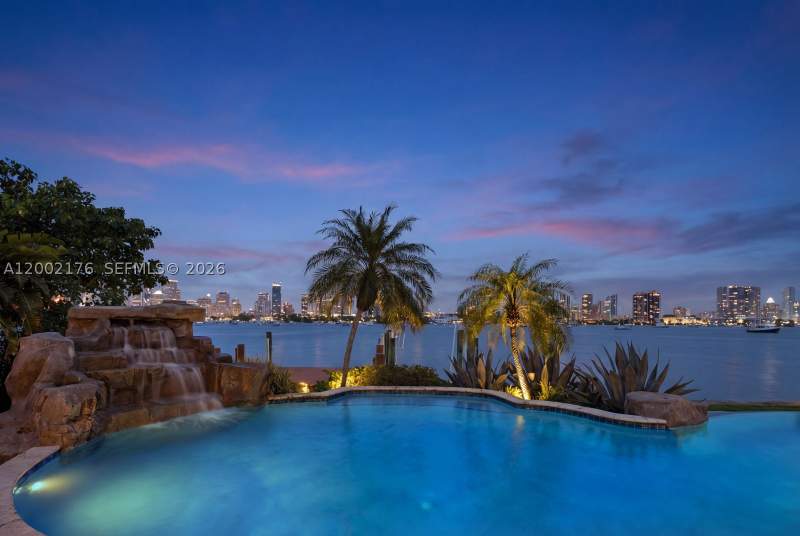 5 bedroom SingleFamilyResidence at 432 S Hibiscus Dr, Hibiscus Island, Miami Beach — photo 2