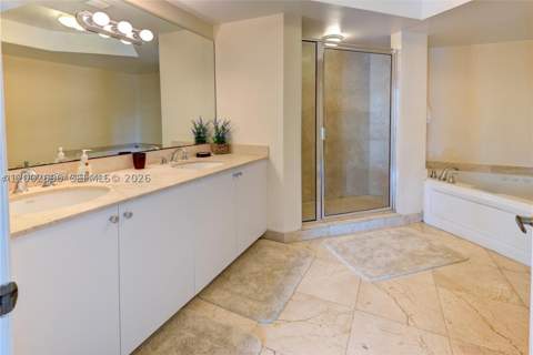 17555 Atlantic Blvd 902, Sunny Isles Beach FL - photo 10 of 32