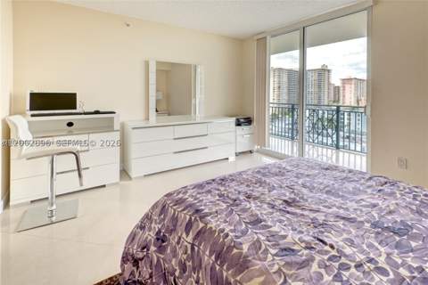 17555 Atlantic Blvd 902, Sunny Isles Beach FL - photo 12 of 32