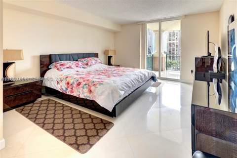 17555 Atlantic Blvd 902, Sunny Isles Beach FL - photo 8 of 32