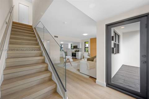7996 Crespi Blvd, Miami Beach FL - photo 12 of 24