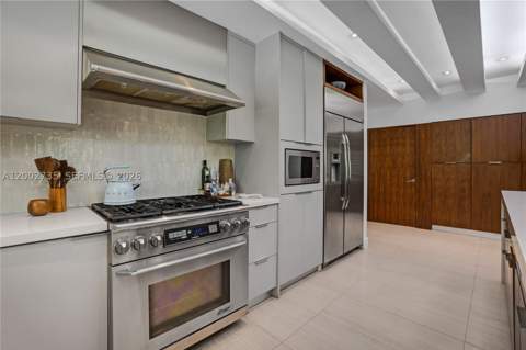 2140 NE 190th Ter, Miami FL - photo 11 of 60