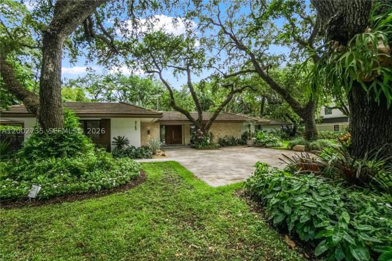 5 bedroom SingleFamilyResidence at 2140 NE 190th Ter, Sky Lake Enchanted Garden, Miami — photo 2