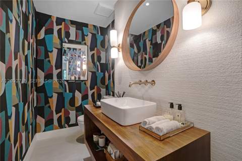 2140 NE 190th Ter, Miami FL - photo 9 of 60