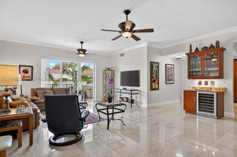 650 Valencia Ave 302, Coral Gables FL - photo 11 of 68
