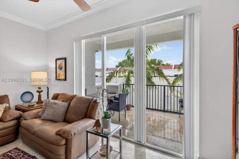 650 Valencia Ave 302, Coral Gables FL - photo 19 of 68