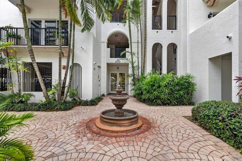 3 bedroom Condominium at 650 Valencia Ave 302, Valencia Grande Condo, Coral Gables — photo 5