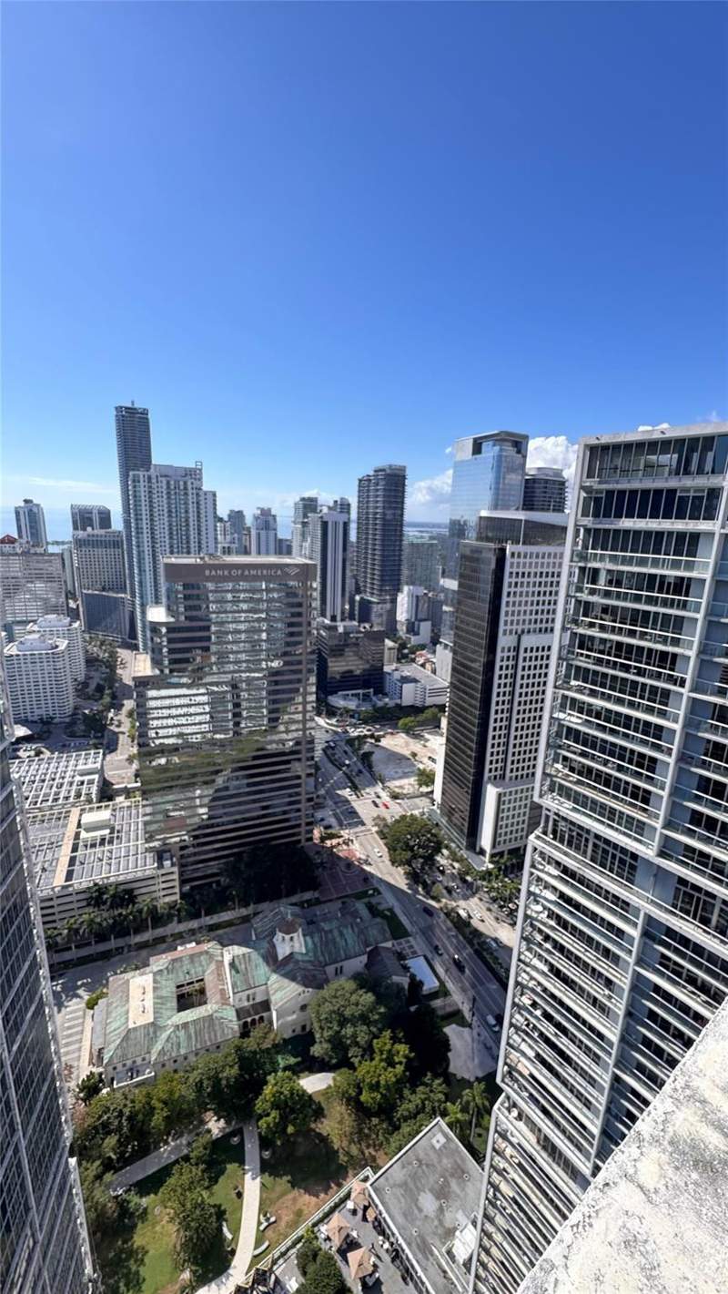 2 bedroom Condominium at 475 Brickell Avenue 4913, Iconbrickell Condo No 1, Miami — photo 2