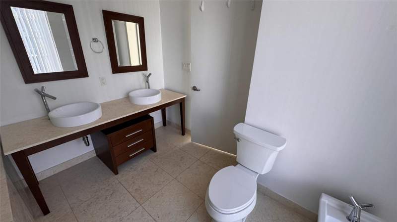 2 bedroom Condominium at 475 Brickell Avenue 4913, Iconbrickell Condo No 1, Miami — photo 3