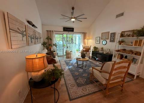 10441 Mahogany Key Cir 202, Miami FL - photo 7 of 42