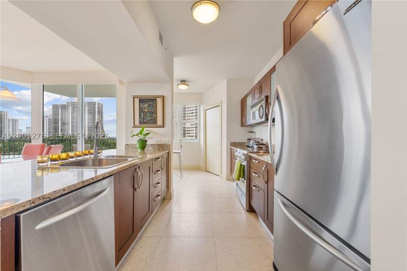 2 bedroom Condominium at 20000 E Country Club Dr 610, Turnberry Vlg No Tower Co, Aventura — photo 5