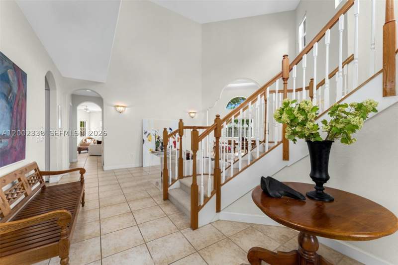 6 bedroom SingleFamilyResidence at 6914 NW 113th Pl, Doral Isles Mediterranea, Doral — photo 3