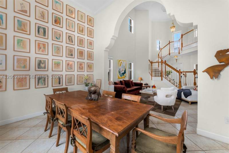 6 bedroom SingleFamilyResidence at 6914 NW 113th Pl, Doral Isles Mediterranea, Doral — photo 4