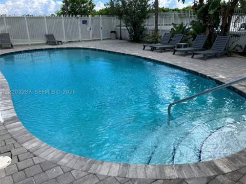 335 Ocean Dr 306, Miami Beach FL - photo 18 of 34