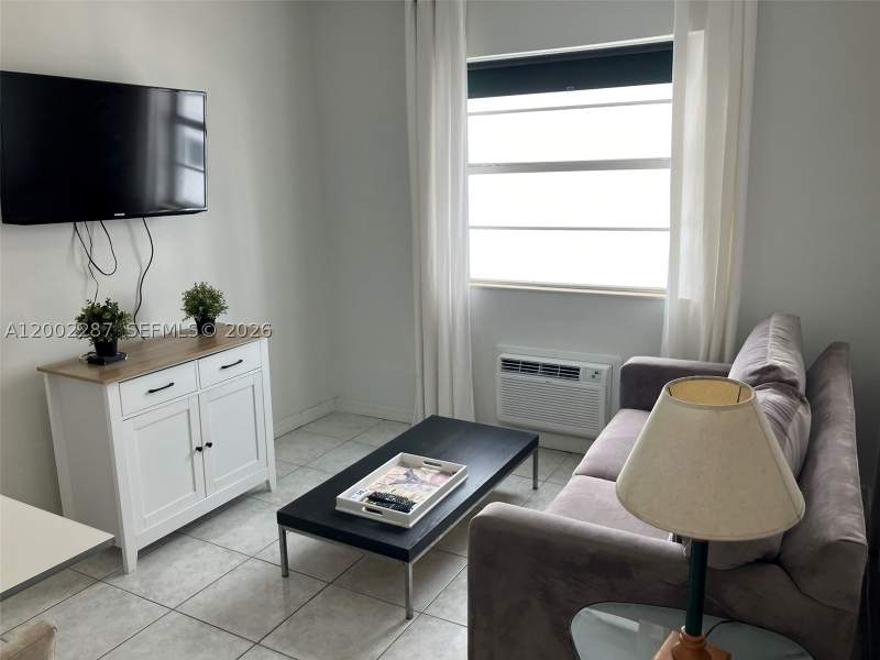 1 bedroom Condominium at 335 Ocean Dr 306, Ocean Walk On South Beach, Miami Beach — photo 3