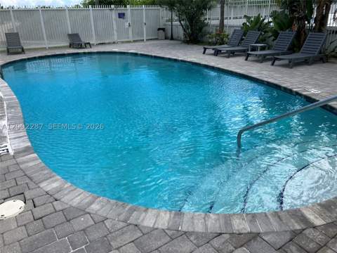 335 Ocean Dr 306, Miami Beach FL - photo 8 of 34