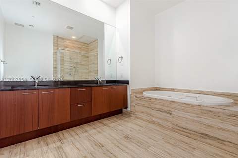 15901 Collins Ave 4302, Sunny Isles Beach FL - photo 22 of 31