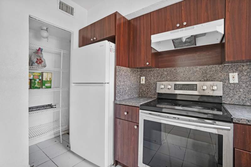 2 bedroom Townhouse at 306 NW 84th Terrace 306, Sunset Palm Villas Condo, Miami — photo 2