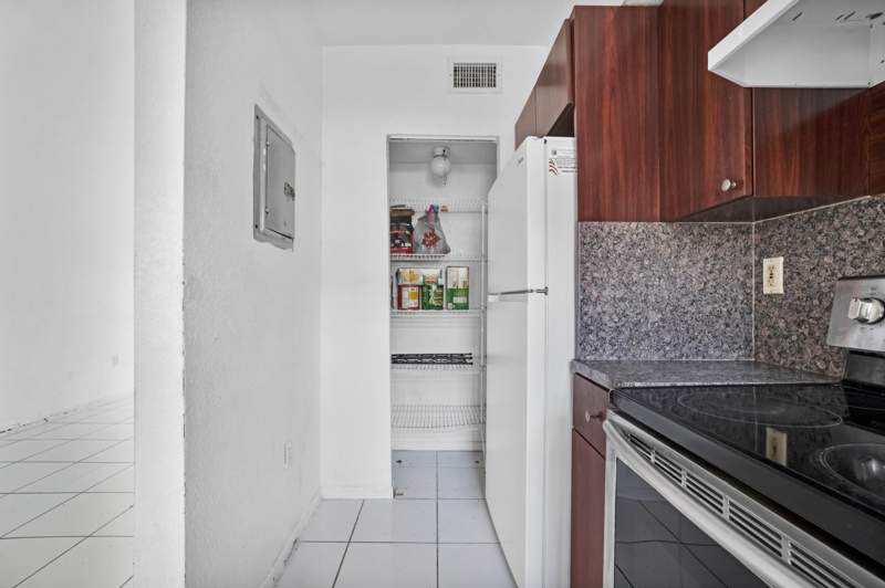 2 bedroom Townhouse at 306 NW 84th Terrace 306, Sunset Palm Villas Condo, Miami — photo 3