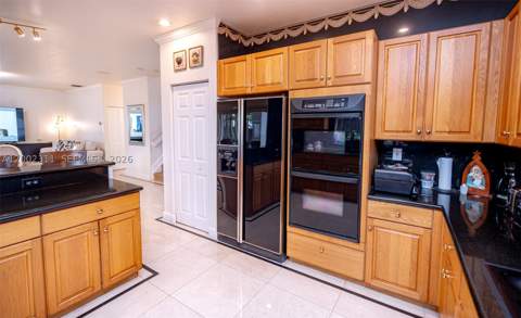 6772 NW 111th Ave, Doral FL - photo 8 of 76