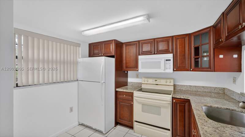 2 bedroom Condominium at 10975 SW 107th St. 202, Gardens of Kerndall 5, Kendall — photo 3