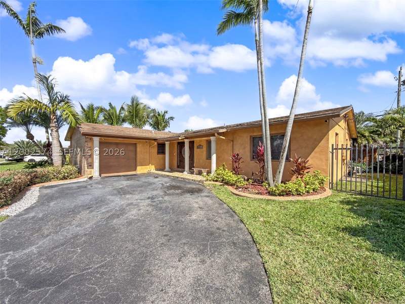 3 bedroom SingleFamilyResidence at 9837 SW 194th St, Bel Aire Sec 3, Cutler Bay — photo 3