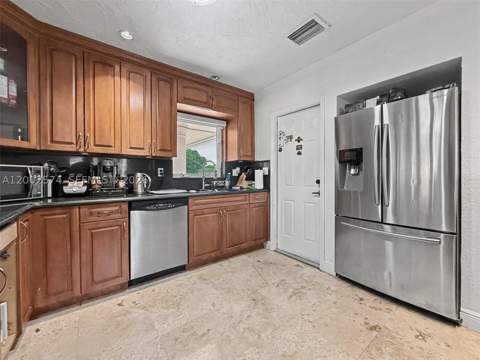 9837 SW 194th St, Cutler Bay FL - photo 7 of 36