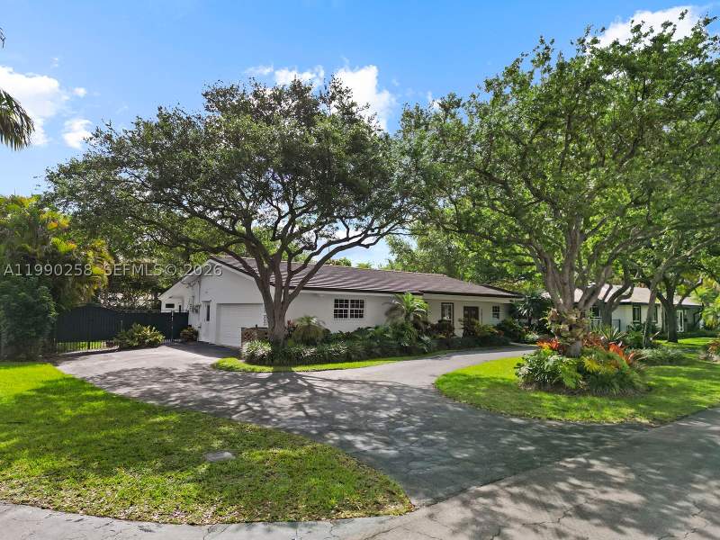 4 bedroom SingleFamilyResidence at 14525 SW 84th Ave, Palmetto Park Estates Fir, Palmetto Bay — photo 2