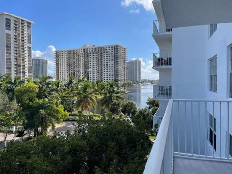 2851 NE 183rd St 509E, Aventura FL - photo 20 of 28