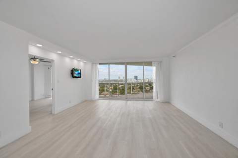 3640 Yacht Club Drive 1501, Aventura FL - photo 8 of 44