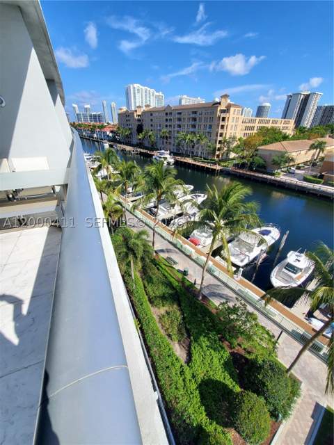 2950 NE 188th St 401, Aventura FL - photo 11 of 39