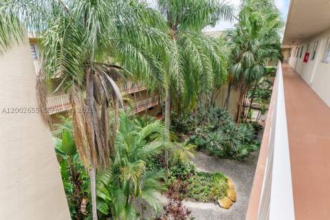 13100 SW 92nd Ave A-Ph11, Miami FL - photo 14 of 34
