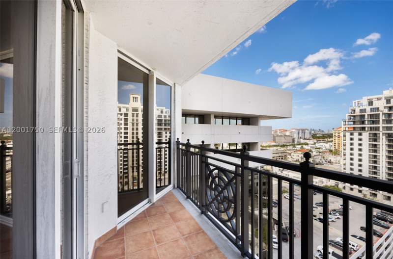 2 bedroom Condominium at 357 Almeria Ave 1507, Gables Park Tower, Coral Gables — photo 3