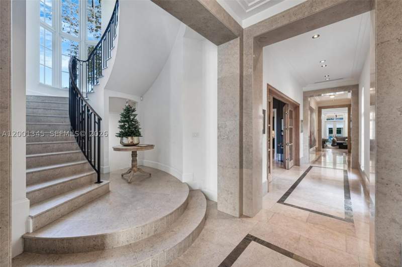 7 bedroom SingleFamilyResidence at 9741 W Suburban Dr, Martin Suburban Acres, Pinecrest — photo 2