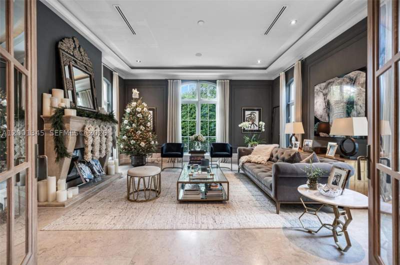 7 bedroom SingleFamilyResidence at 9741 W Suburban Dr, Martin Suburban Acres, Pinecrest — photo 3