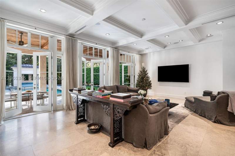 7 bedroom SingleFamilyResidence at 9741 W Suburban Dr, Martin Suburban Acres, Pinecrest — photo 5