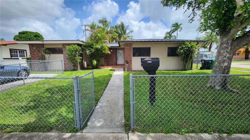 4 bedroom SingleFamilyResidence at 6241 NW 110th St, 4TH ADDN TO PALM SPRINGS, Hialeah — photo 1