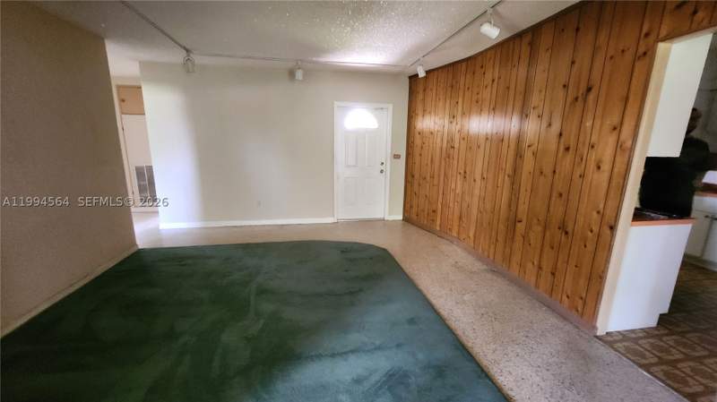 4 bedroom SingleFamilyResidence at 6241 NW 110th St, 4TH ADDN TO PALM SPRINGS, Hialeah — photo 5