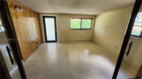 6241 NW 110th St, Hialeah FL - photo 6 of 28