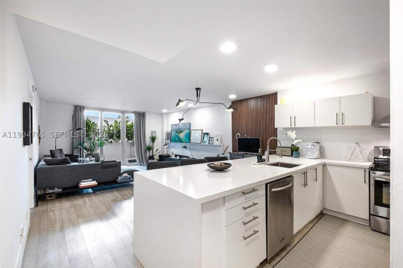 1 bedroom Condominium at 5 Island Ave Lf, Island Terrace Condo, Miami Beach — photo 3