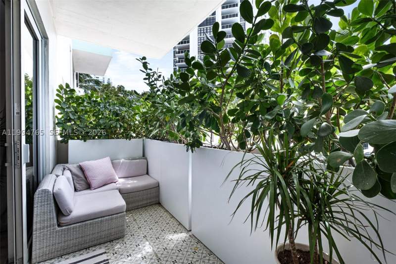 1 bedroom Condominium at 5 Island Ave Lf, Island Terrace Condo, Miami Beach — photo 4