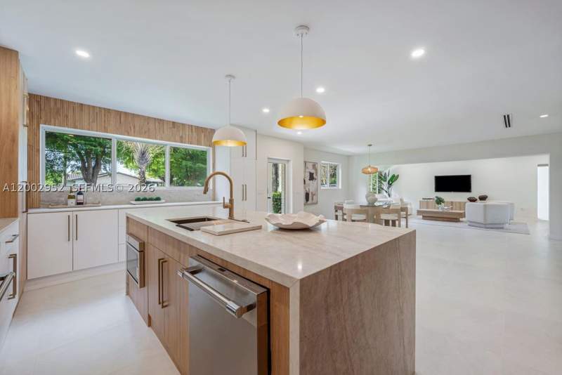 4 bedroom SingleFamilyResidence at 8405 SW 144th St, Sun Coral Hgts, Palmetto Bay — photo 2