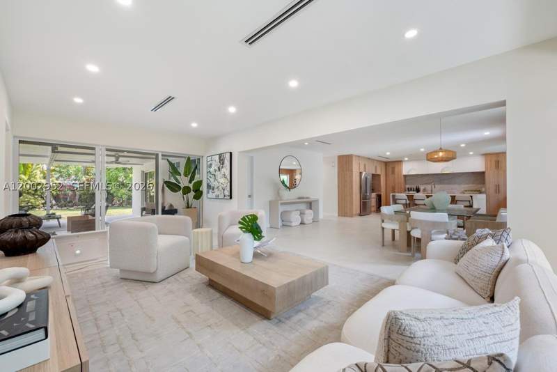 4 bedroom SingleFamilyResidence at 8405 SW 144th St, Sun Coral Hgts, Palmetto Bay — photo 5