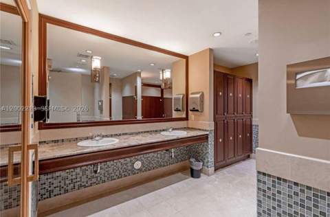 20000 E Country Club Dr 906, Aventura FL - photo 10 of 28