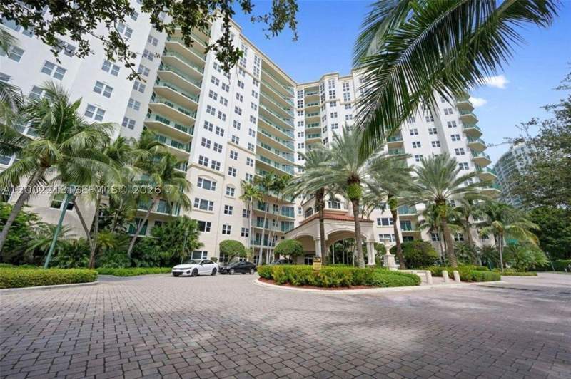 3 bedroom Condominium at 20000 E Country Club Dr 906, Turnberry Vlg No Tower Co, Aventura — photo 3