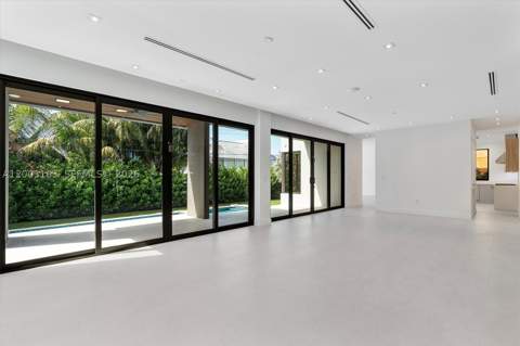 760 Woodcrest Rd, Key Biscayne FL - photo 7 of 43
