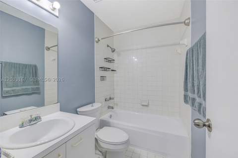 6255 Kendale Lakes Cir 218, Miami FL - photo 15 of 25