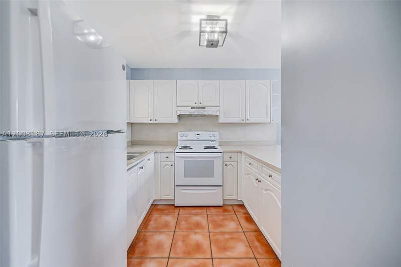 3 bedroom Condominium at 6255 Kendale Lakes Cir 218, Paseo Real Condo, Miami — photo 4