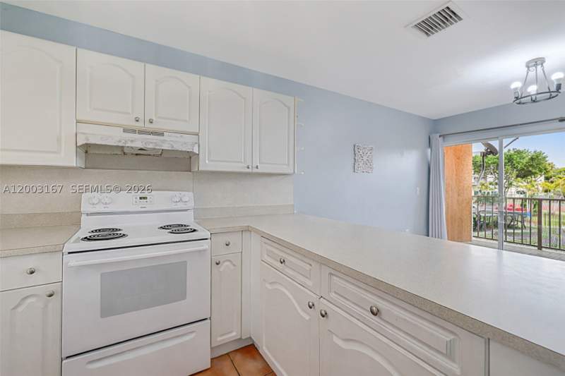 3 bedroom Condominium at 6255 Kendale Lakes Cir 218, Paseo Real Condo, Miami — photo 5